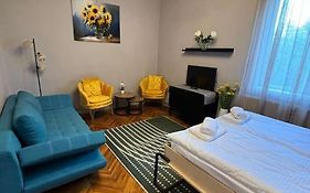 Sunflower Apartment